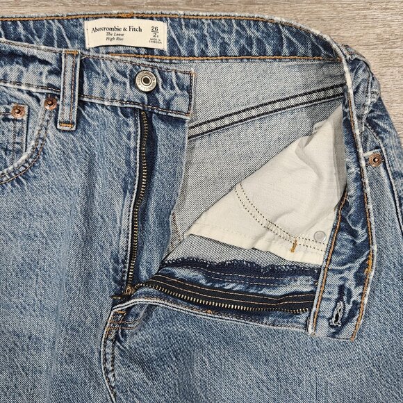 Abercrombie & Fitch The Loose High Rise Jeans Women’s 26 Light Wash - Picture 4 of 9